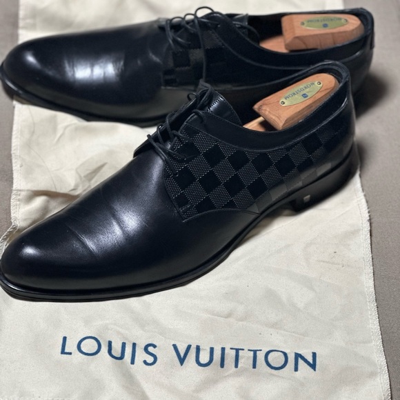 LOUIS VUITTON
Mens Calfskin Damier Delaware Lace, size 12.5 - Picture 4 of 4